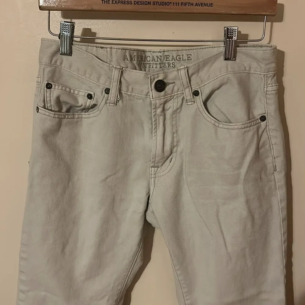 American Eagle slim straight Bone Jeans Size 29
